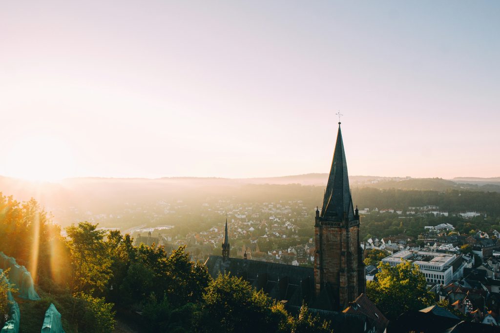 Blick von dem Berg Kirchspitze auf die Elisabethkirche
